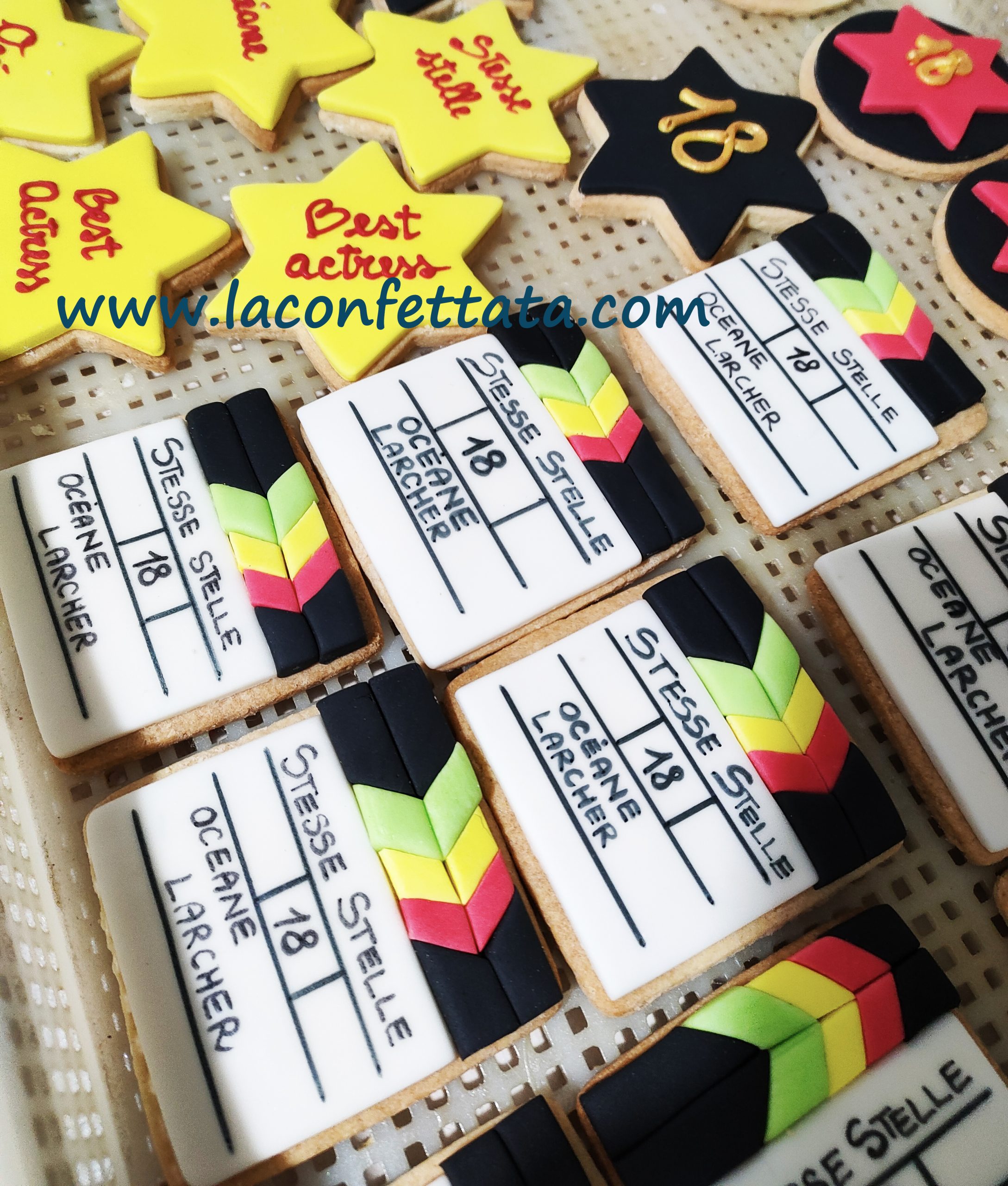 biscotti decorati ciak, biscotti cinema, biscotti compleanno, segnaposto personalizzati