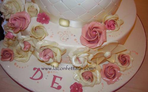 torta-matrimonio-bianca-rose-rosa-avorio-particolare-rose