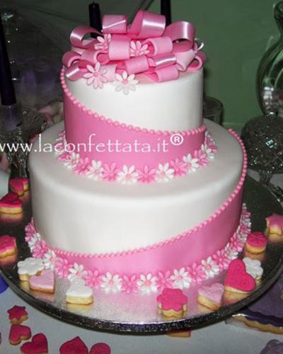 torta-matrimonio-bianco-rosa-nastri-fiori