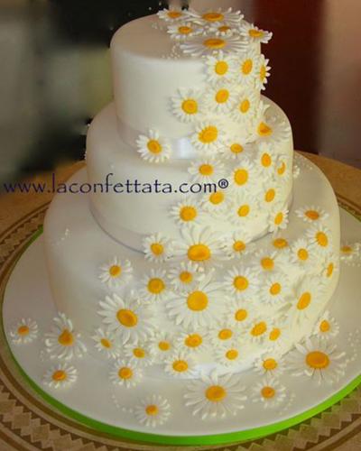 torta-matrimonio-cascata-margherite