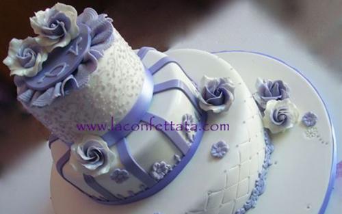 torta-matrimonio-merletto-rose-sfumate-bianco-glicine